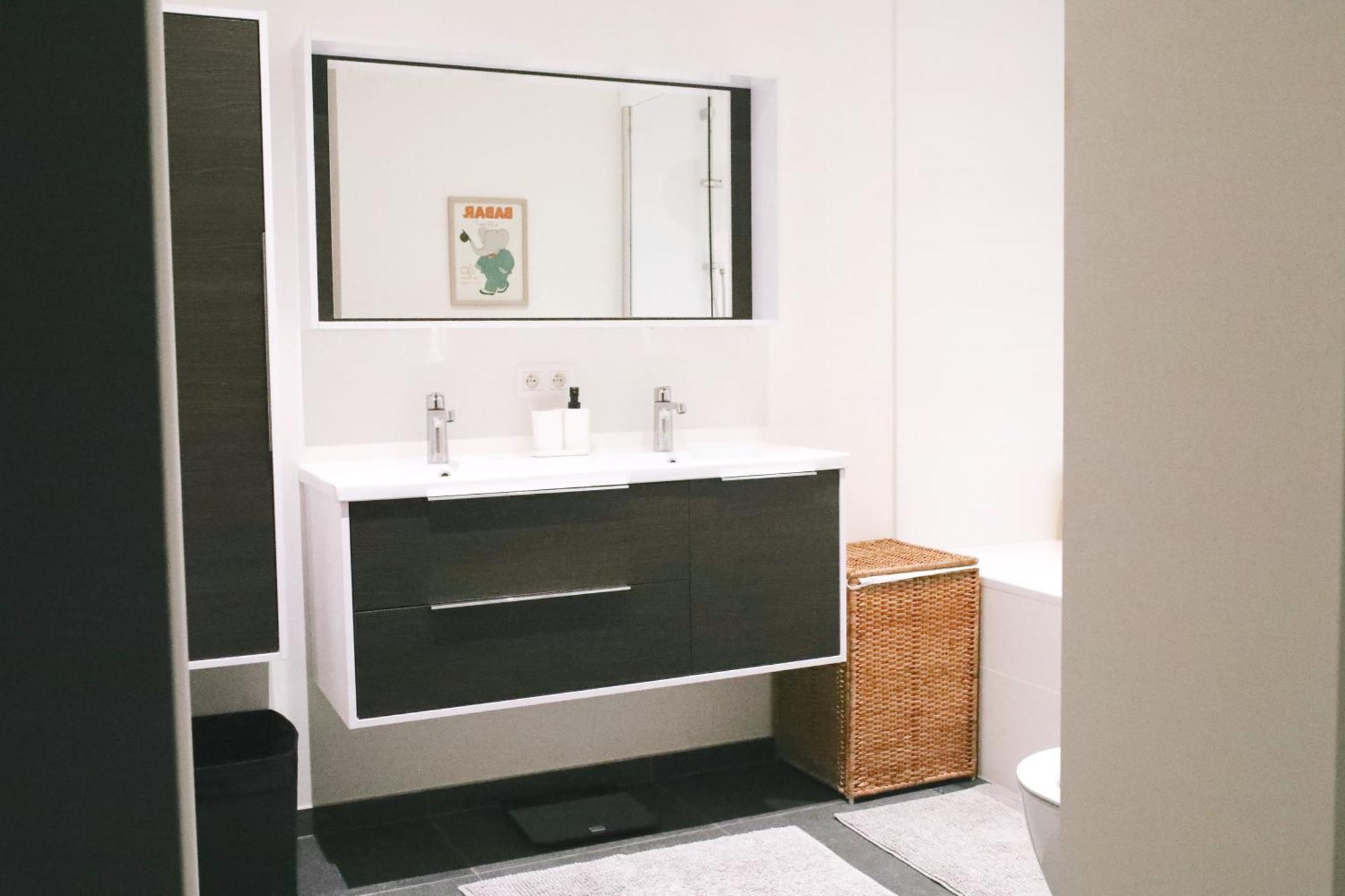 Luxury 2 Bedroom - Antwerp City Centre Buitenkant foto